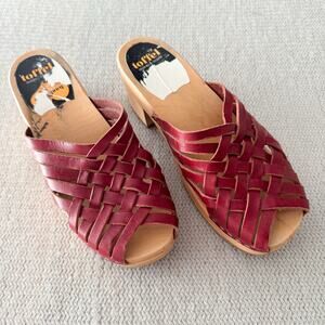Swedish Hasbeens Toffel Red Strappy Woven Leather Chunky Wooden Heels 39 or 8.5